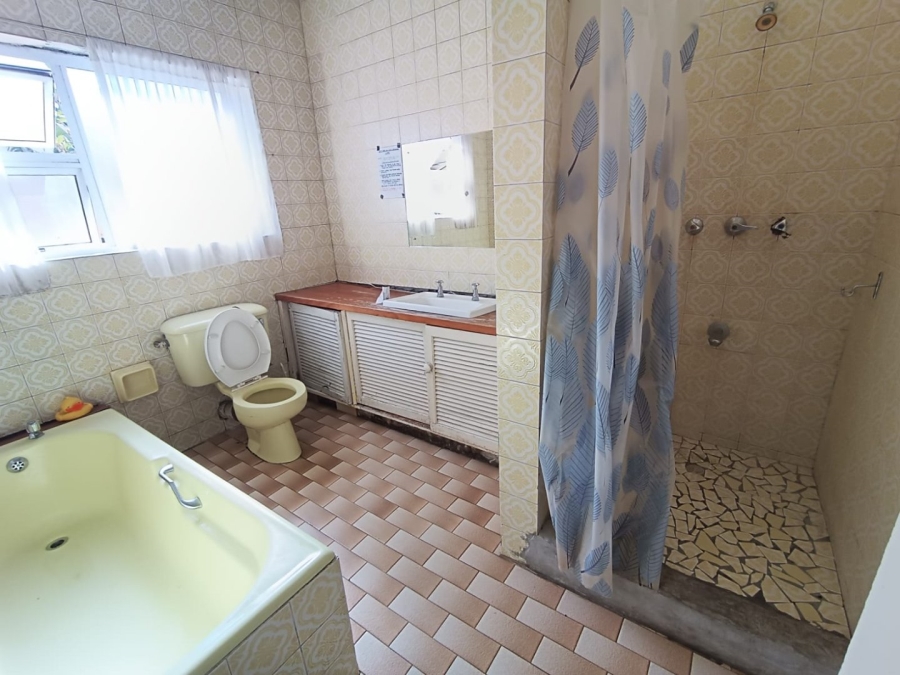 6 Bedroom Property for Sale in Surrey Estate Western Cape